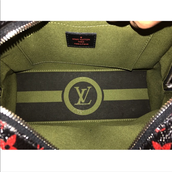 ⛔️SOLD⛔️ Louis Vuitton Infrarouge Dora Crossbody - Picture 7 of 8
